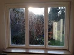 bodentiefe-holzfenster-in-weiß-mit-schallschutzverglasung