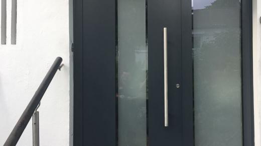 aluminium-haustuer-von-pax-in-anthrazit-in-hamburg-langenhorn 