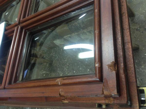 einbruchschaden-an-holzfenster-aus-mahagoni