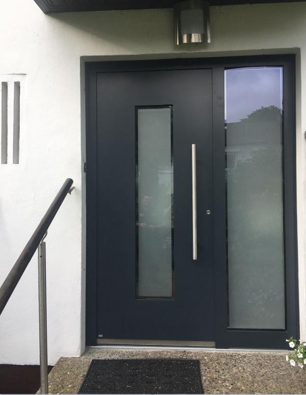 aluminium-haustuer-von-pax-in-anthrazit-in-hamburg-langenhorn 