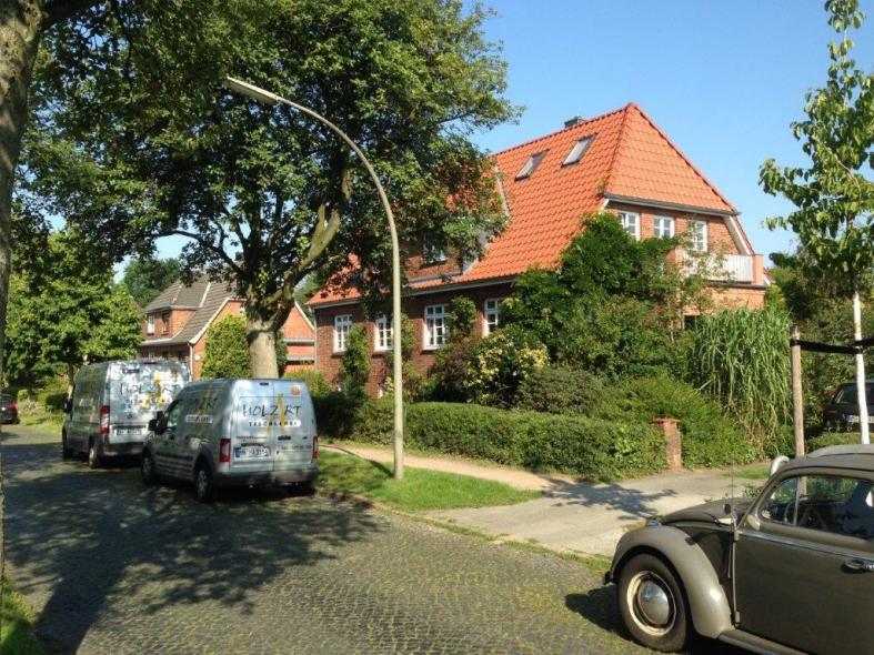 holzfenster-mit-sprossen-in-weiß-in-hamburg-langenhorn